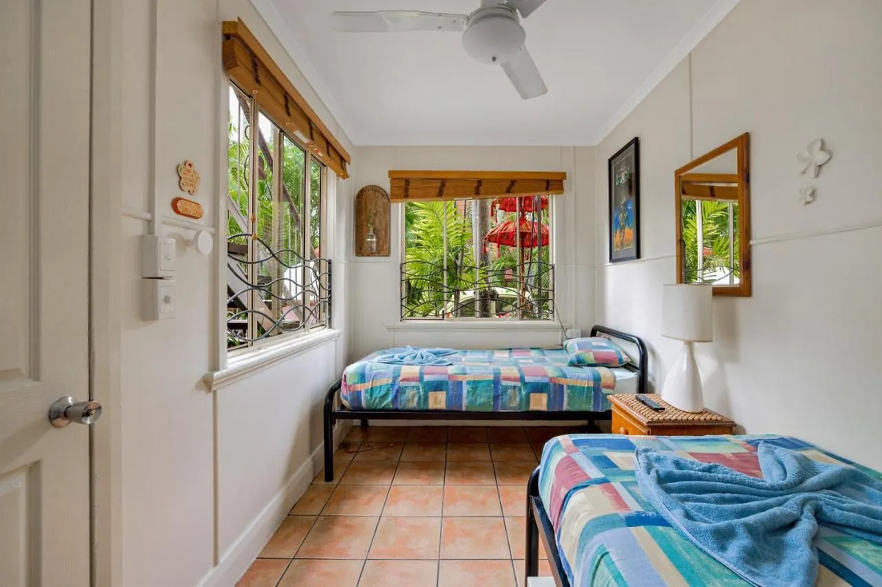 Travellers Oasis Hostel Cairns