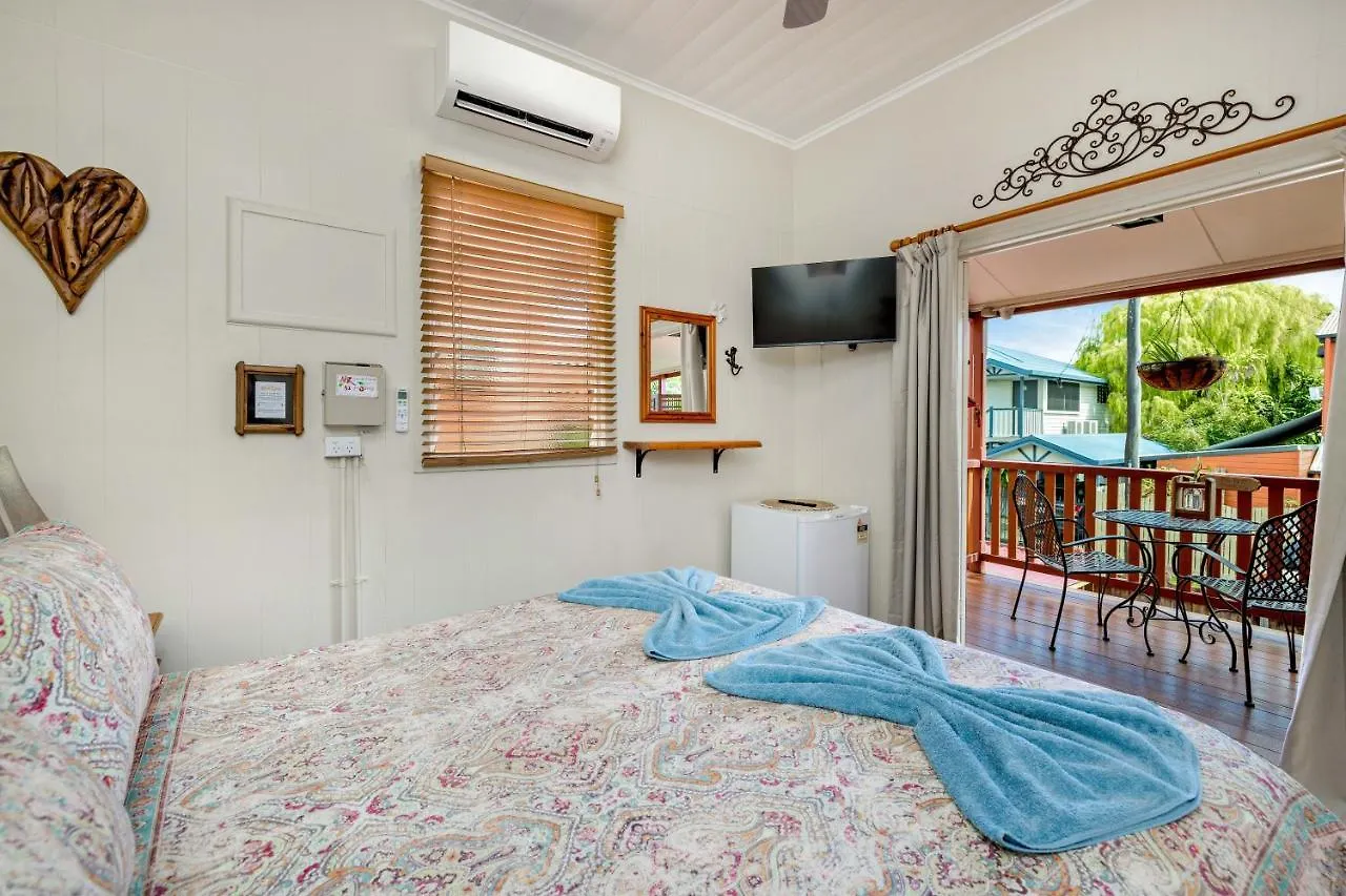 Travellers Oasis Hostel Cairns Australia