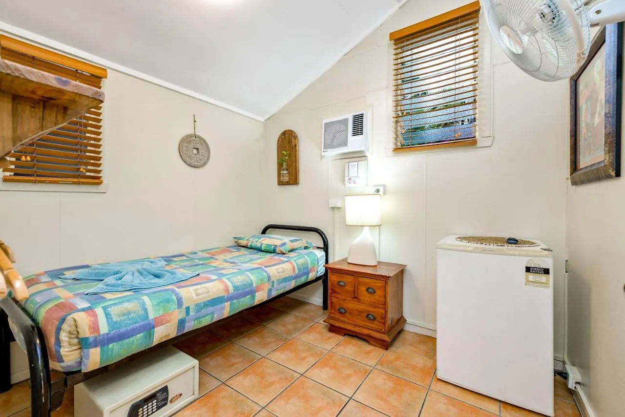Travellers Oasis Hostel Cairns