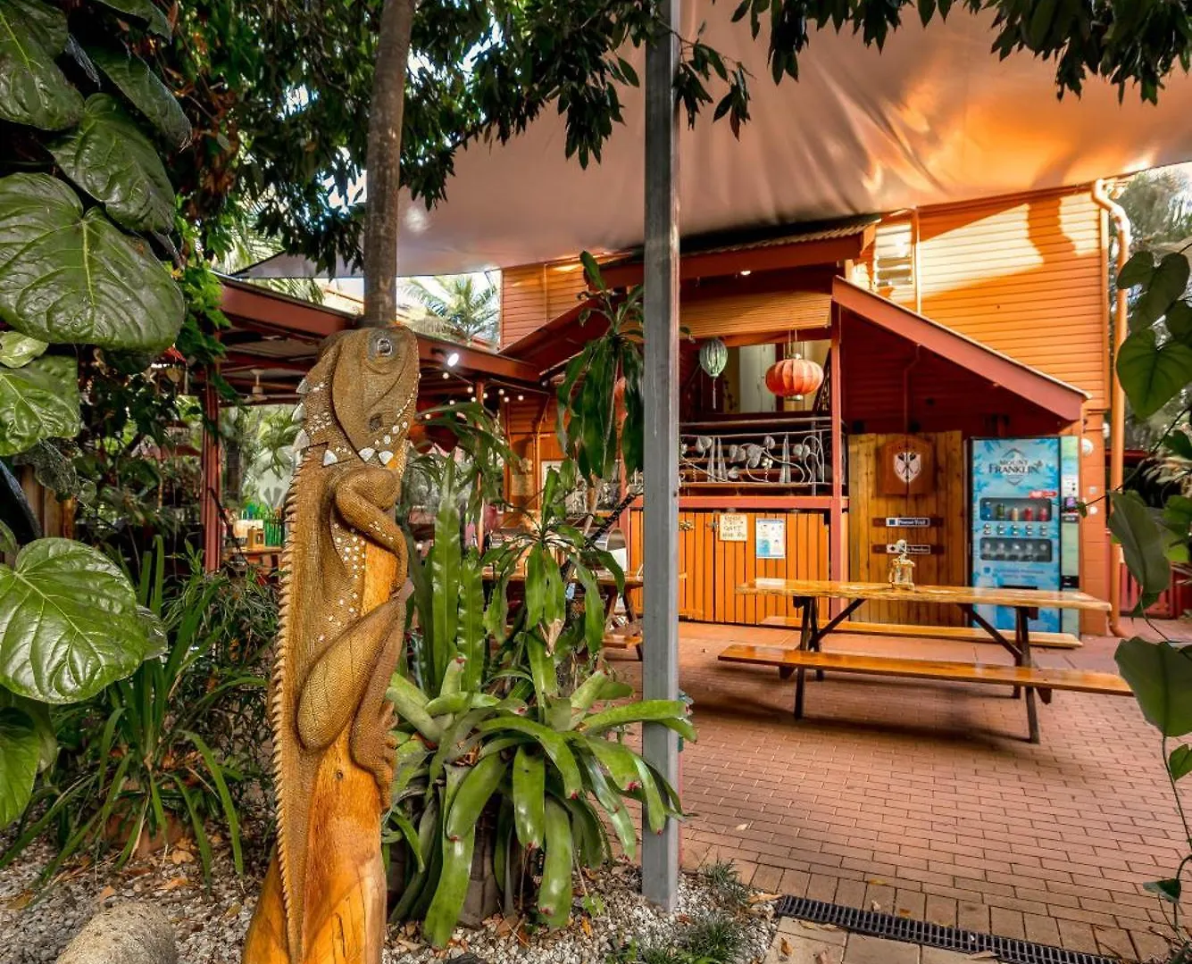Travellers Oasis Hostel Cairns