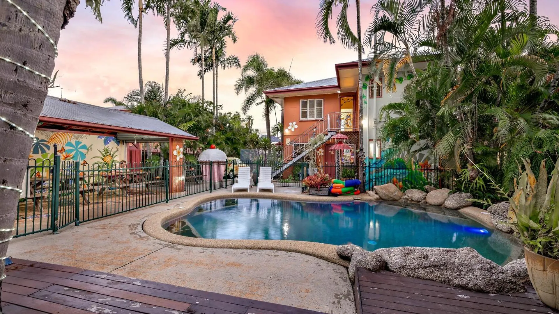Travellers Oasis Hostel Cairns Australia