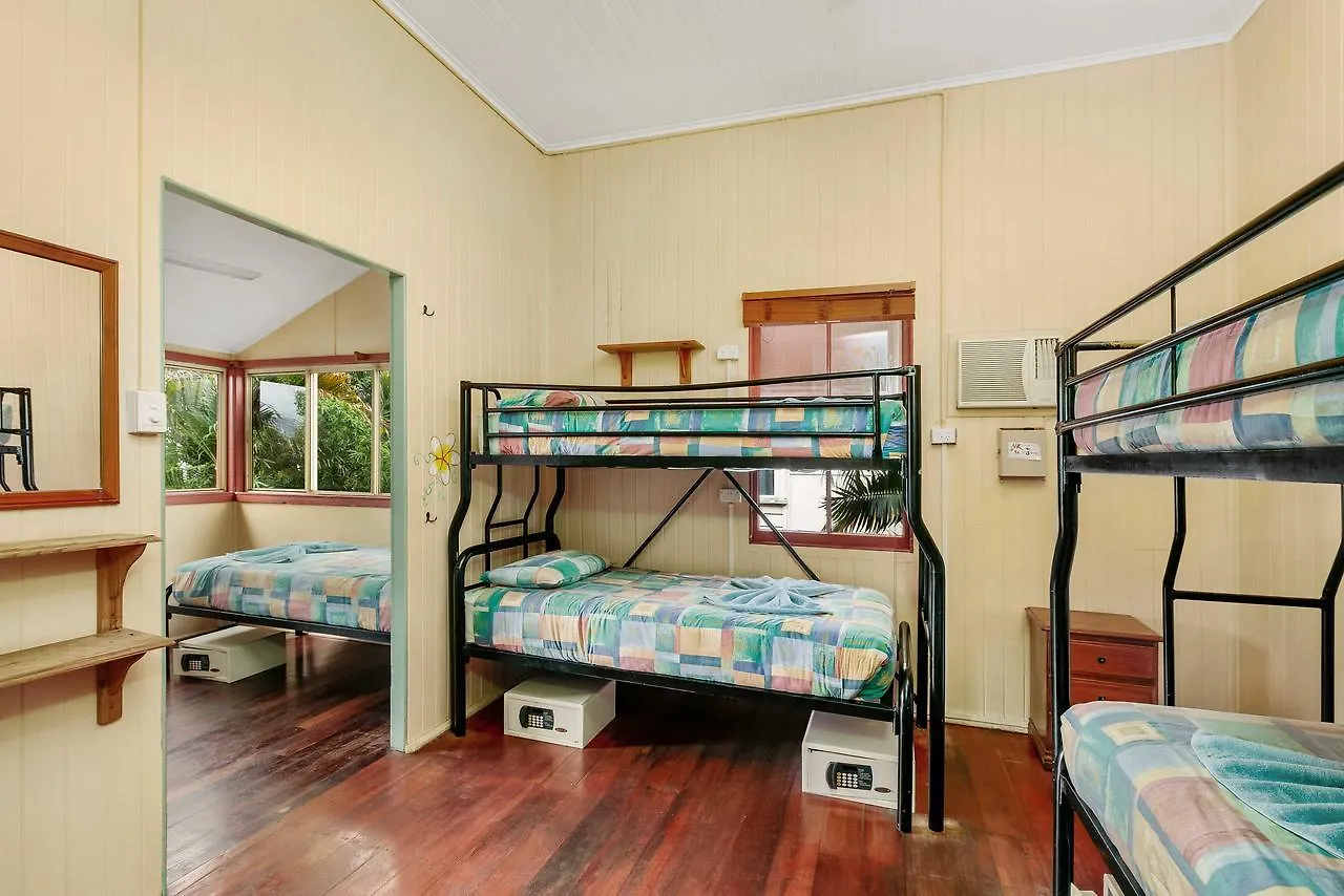Travellers Oasis Hostel Cairns