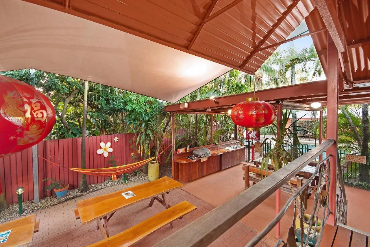 Travellers Oasis Hostel Cairns Australia