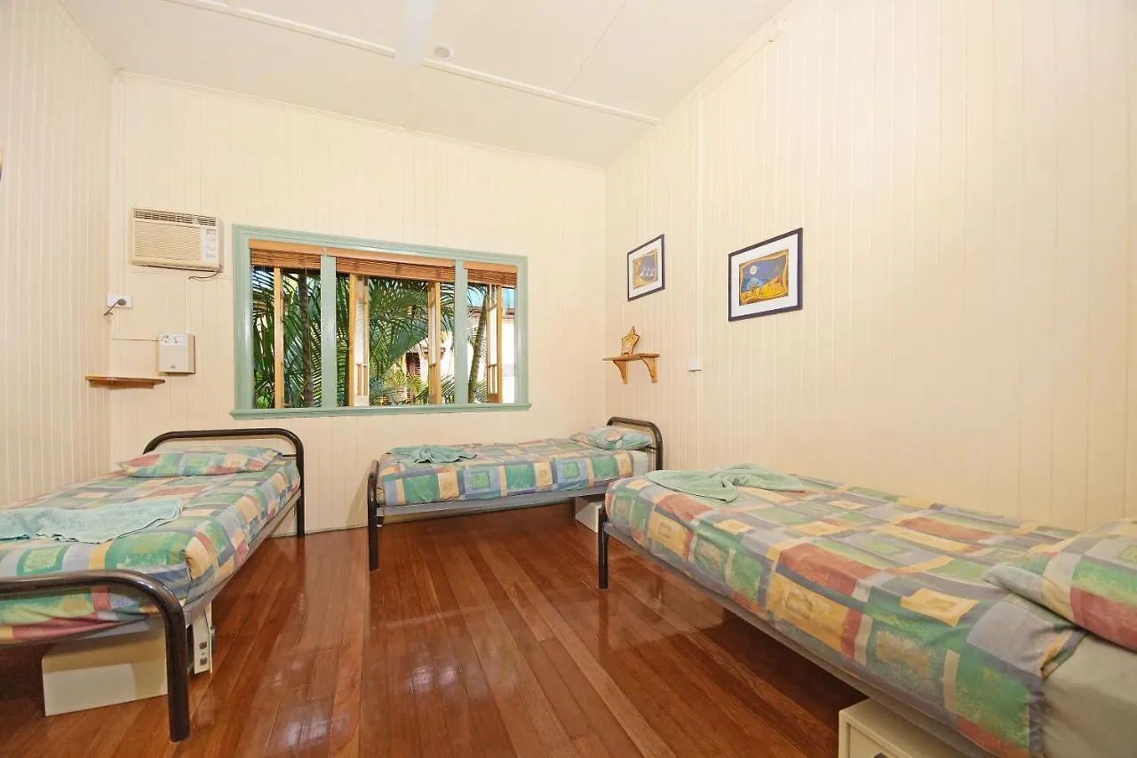 Travellers Oasis Hostel Cairns Australia
