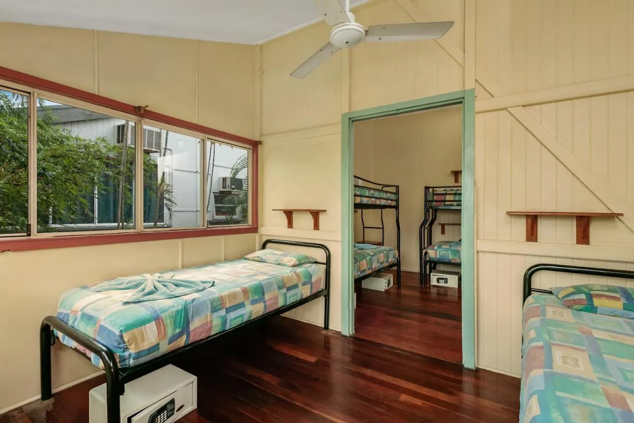 Travellers Oasis Hostel Cairns