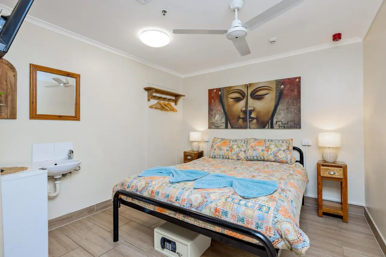 Travellers Oasis Hostel Cairns